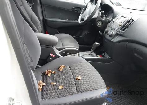 2011 Hyundai Elantra Touring Gls z USA, uszkodzony, nr VIN KMHDB8AE9BU087523